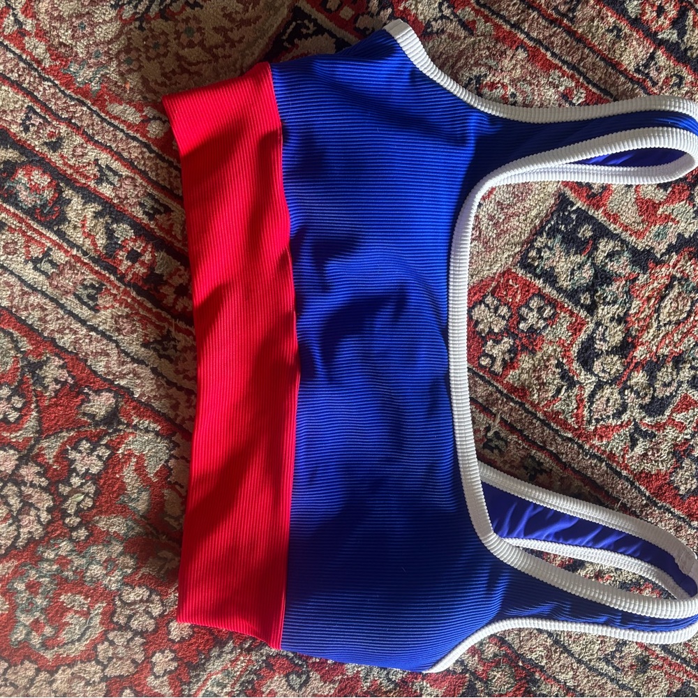 LainSnow Kiawah Blue and Red like new condition